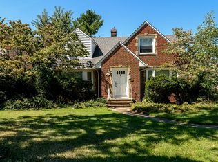 2072 Campus Rd, South Euclid, OH 44121