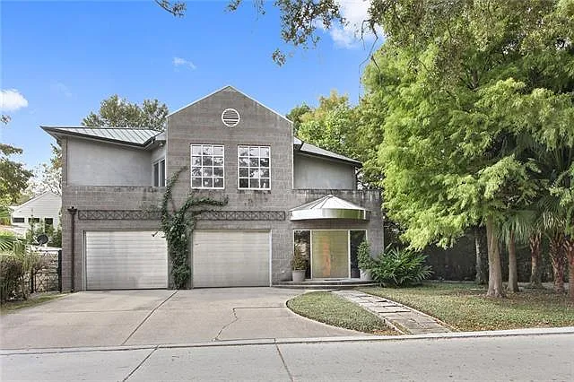 302 Bella Dr — Photo 2