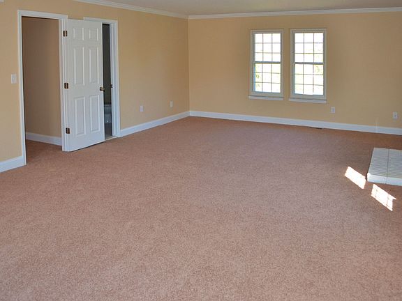 27x15 Master-Suite w/Fireplace