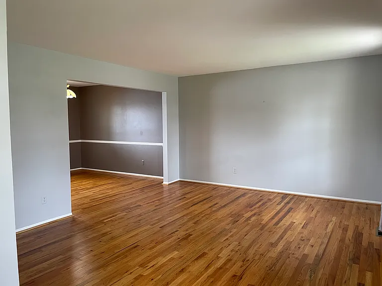 1911 Smallbrook Dr — Photo 13