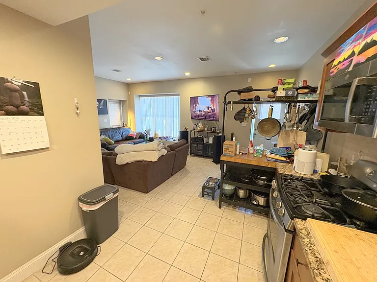 914 Saratoga St — Photo 5
