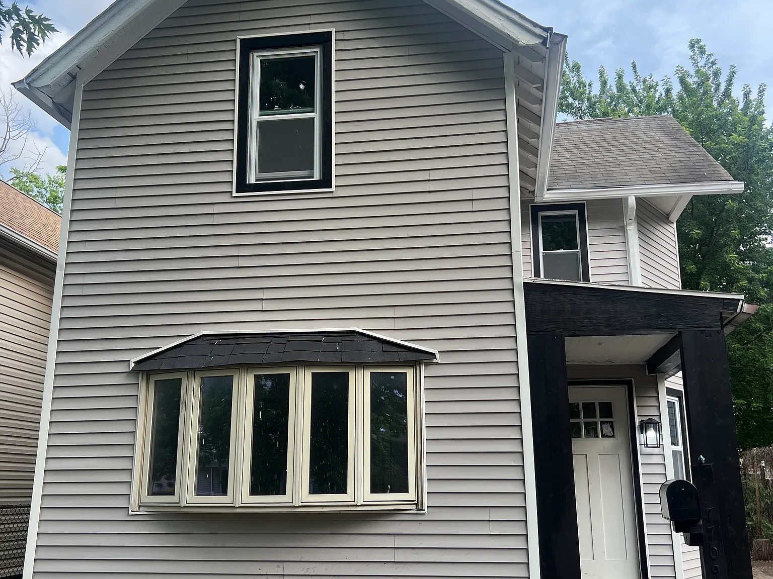 3 bed, 1650 sqft, $1,500 — Photo 1