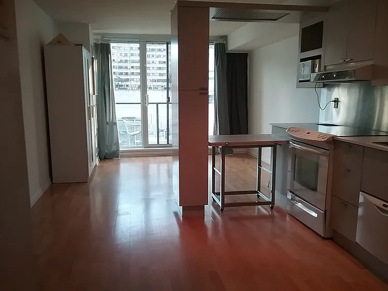 111 Elizabeth St — Photo 3