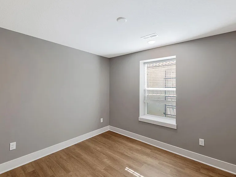 4th Bedroom (basement)