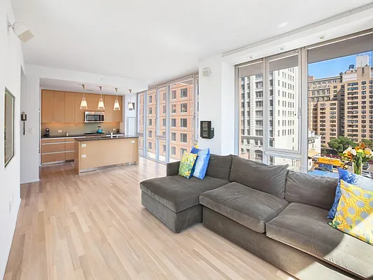 Sold by Sotheby's International Realty | media 2