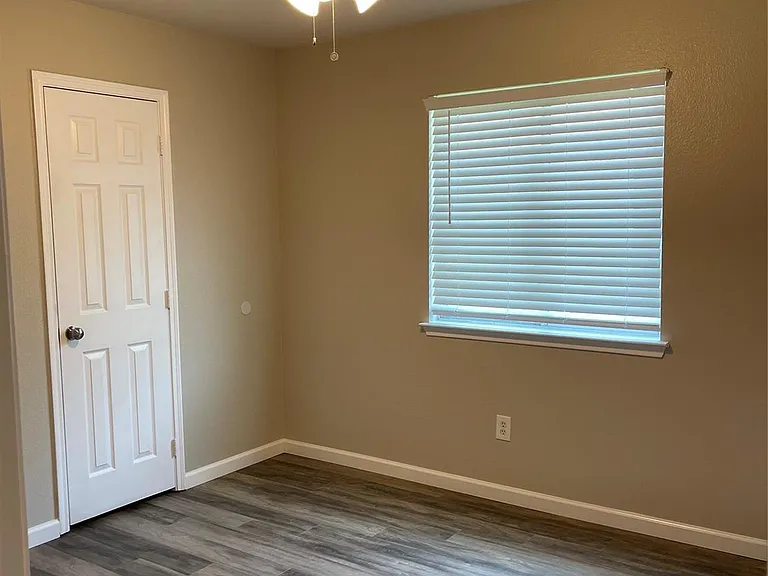 8904 Chisholm Trl — Photo 14