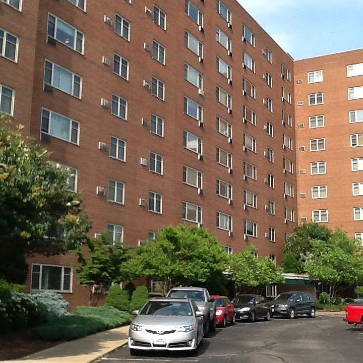 1st image of 11820 Edgewater Dr APT 519
