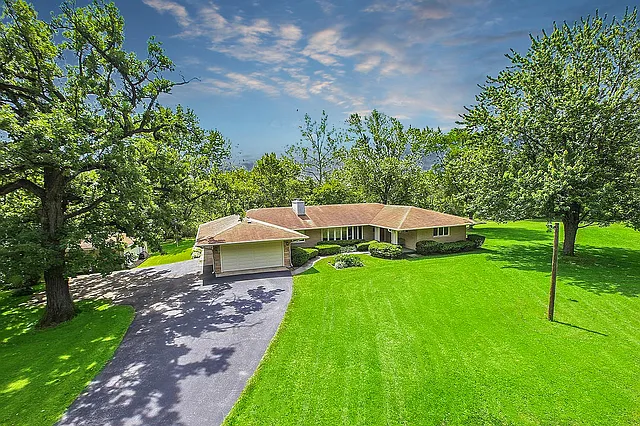 3241 E Burville Rd photo 1