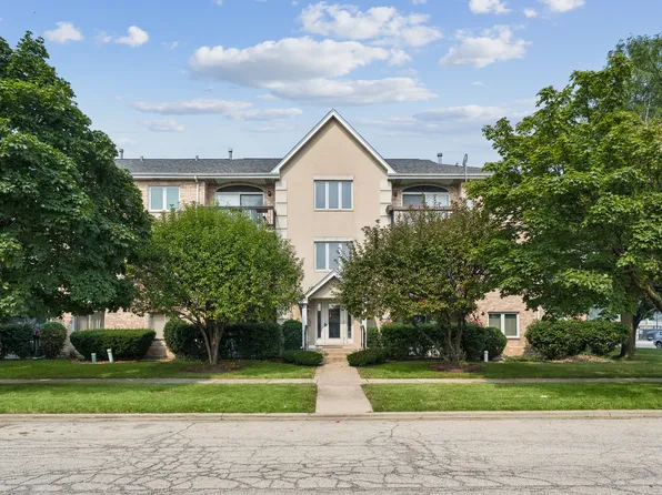 7900 Nagle Ave APT 2N, Burbank, IL 60459