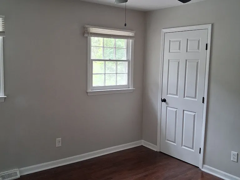 200 Greenbriar Townhomes #H — Photo 7