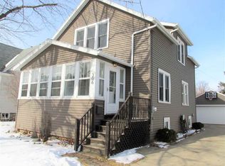 306 W 18th Ave, Oshkosh, WI 54902