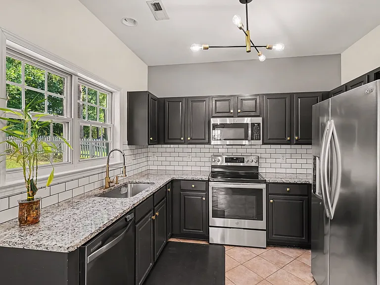 9231 Mitchell Glen Dr — Photo 8