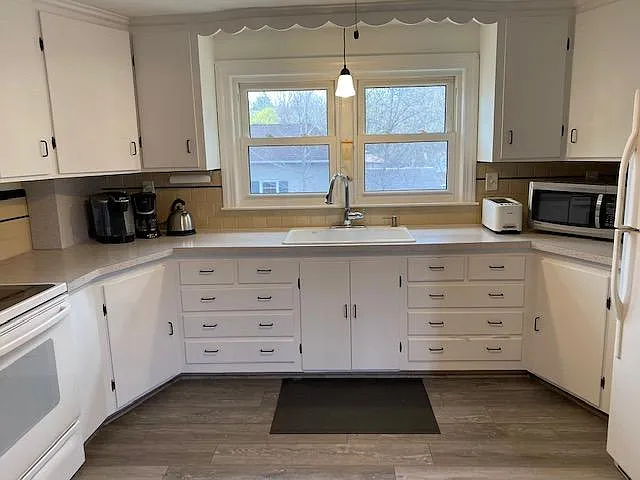 397 Massasoit Rd — Photo 2