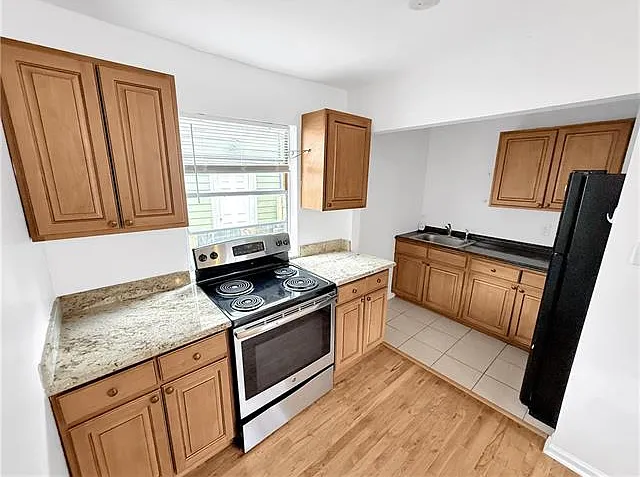 1916 Delachaise St #B — Photo 7