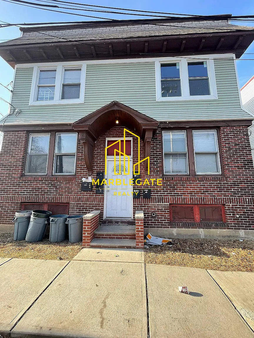 2 bed, 850 sqft, $1,850 — Photo 1