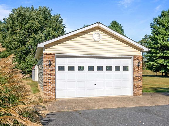 31 Inch Run Ln, Lyndhurst, VA 22952 | Zillow