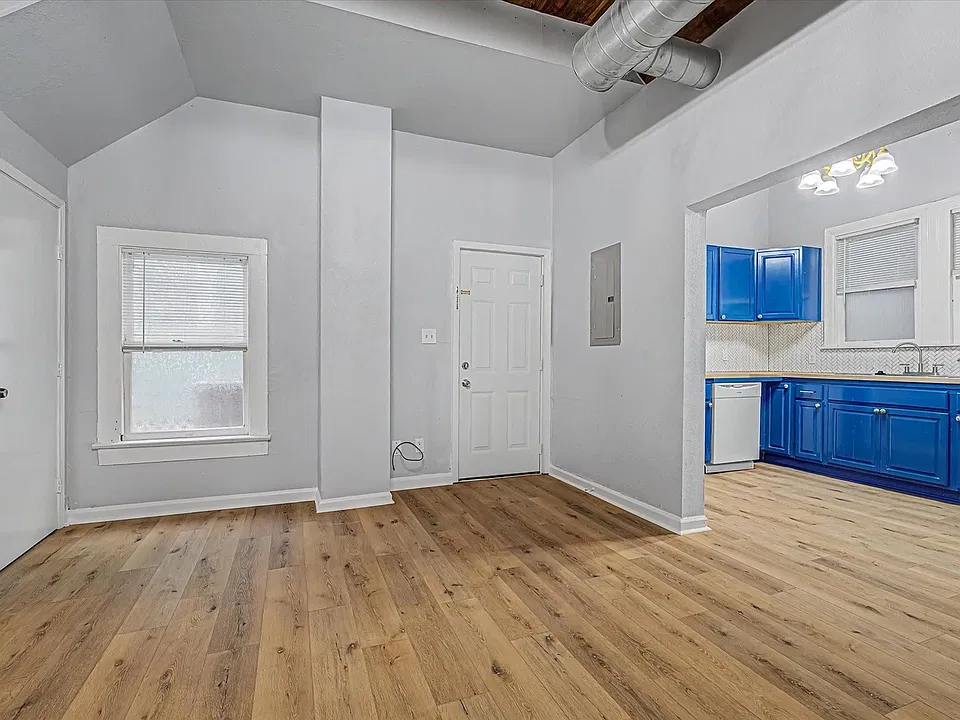 1827 Avenue O #2