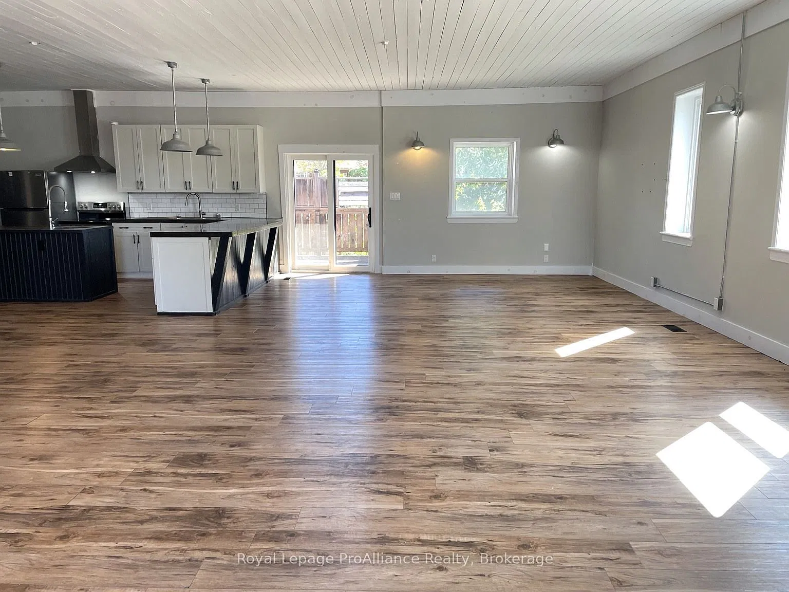 2 bed, $2,400 — Photo 4