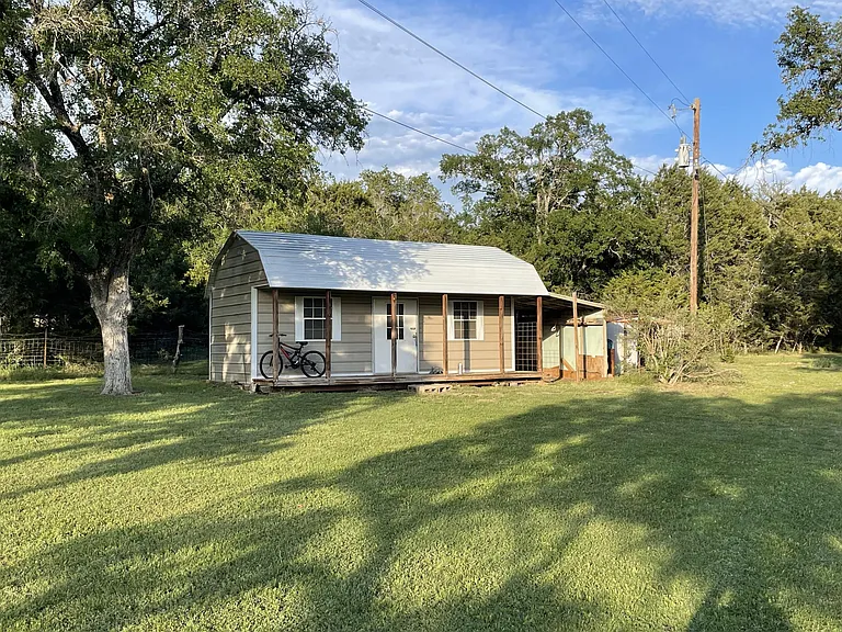 18999 Crows Ranch Rd — Photo 3