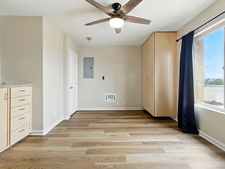 2123 Garnet Ave #5 — Photo 13
