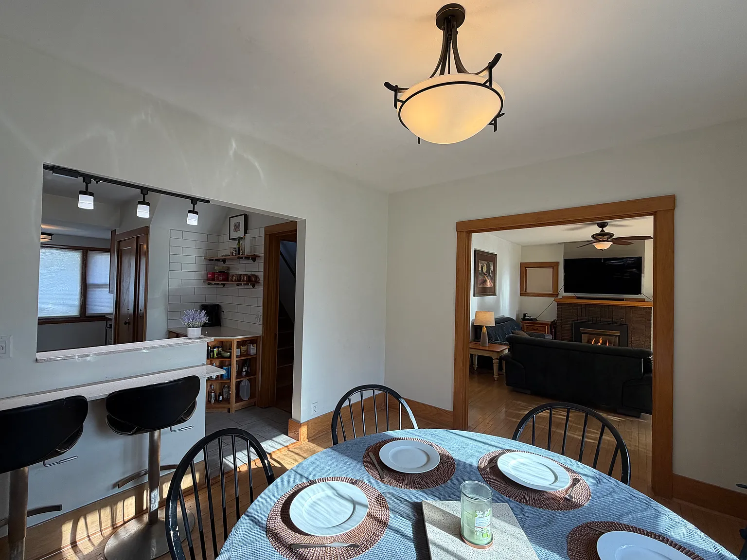 5 bed, 2767 sqft, $5,450 — Photo 4