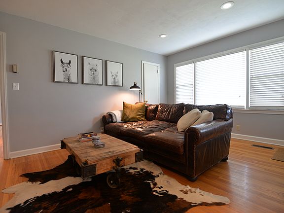 4th image of 3229 Lockwood Dr