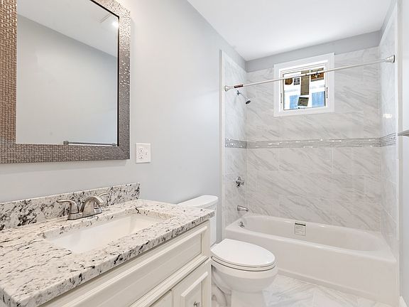 3rd image of 9 Wales St APT 2