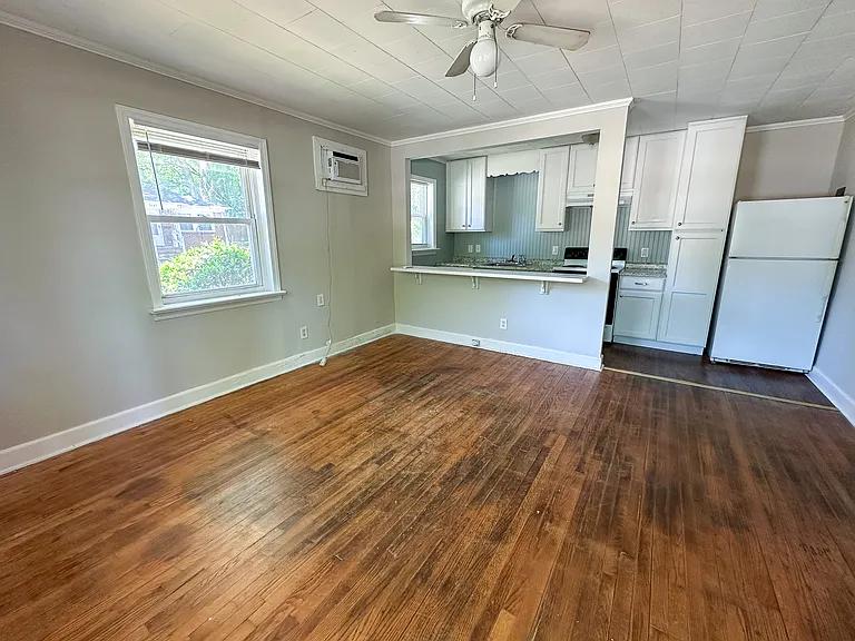 1401 Downs Ave #C — Photo 2
