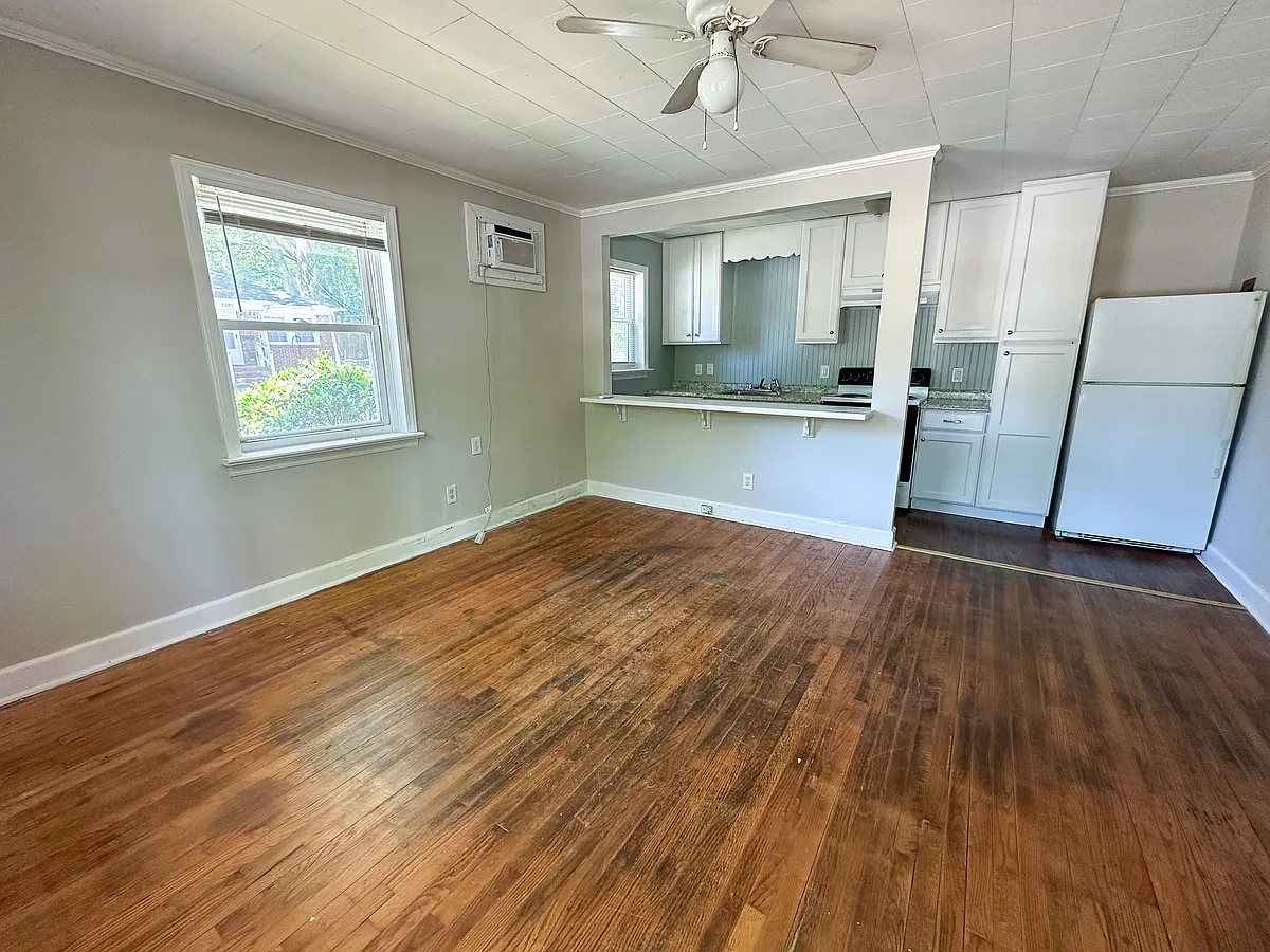 Building Photo - 1401 Downs Ave #C