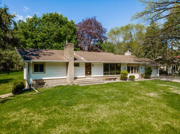 1125 Oakview Ln N, Plymouth, MN 55441