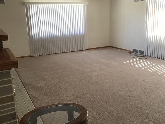 Living Room Entrance 