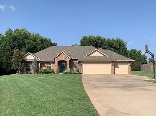 1108 Frontier Cir, Edmond, OK 73025