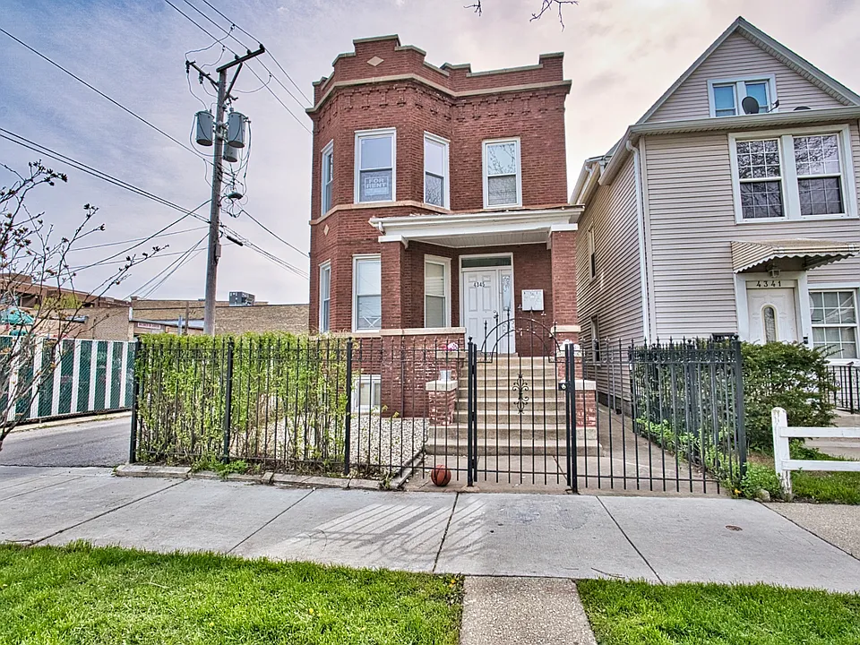 4345 N Whipple St #2