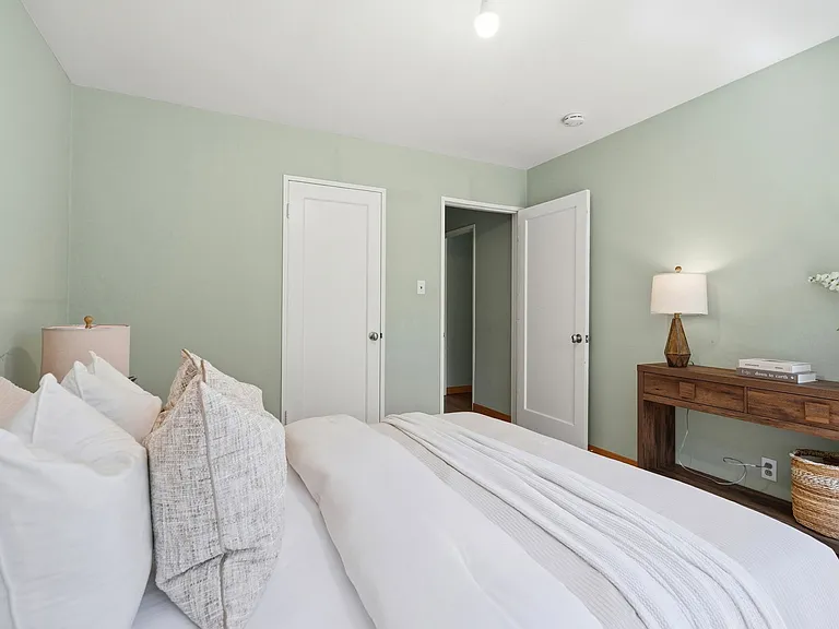 570 Kenwood Dr — Photo 6