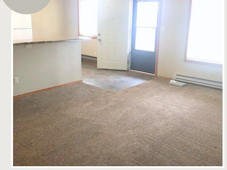 905 1st Ave — Photo 3