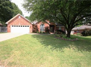 142 Deauville Dr, Maumelle, AR 72113