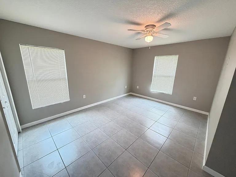 867 Glencove Ave NW — Photo 17