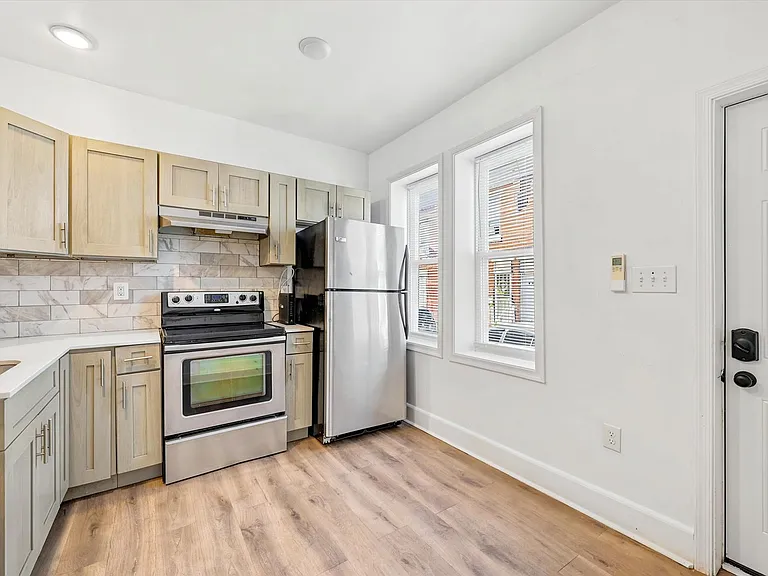 623 E Wishart St — Photo 5