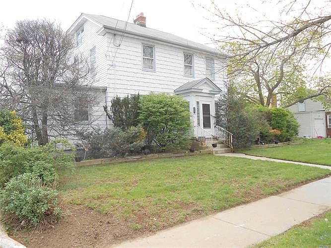 1st image of 174 Lawson St