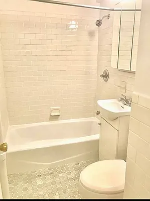 Rented by CitySites Real Estate Group | media 8