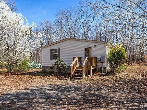 3rd image of 206 Laurel Lake Dr