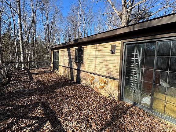 3rd image of 126 Harley Ln