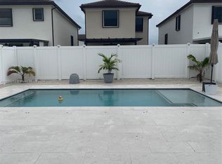 11015 W 35th Way, Hialeah, FL 33018