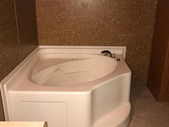 5th image of 268 Elkhound Ct