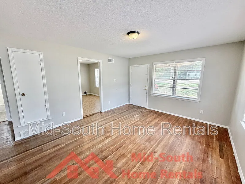 1379 Ferguson Rd — Photo 4