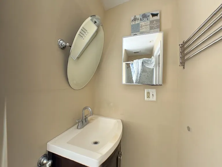 1826 Ingleside Ter NW — Photo 11