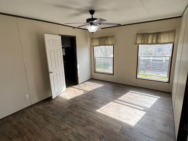 112 Zain Ln — Photo 6