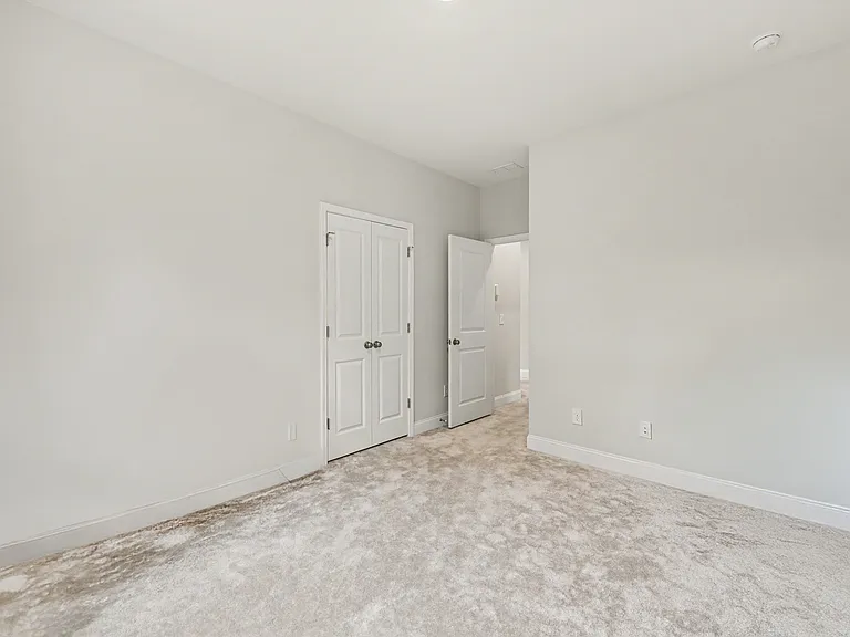 341 Chapman Cir — Photo 17