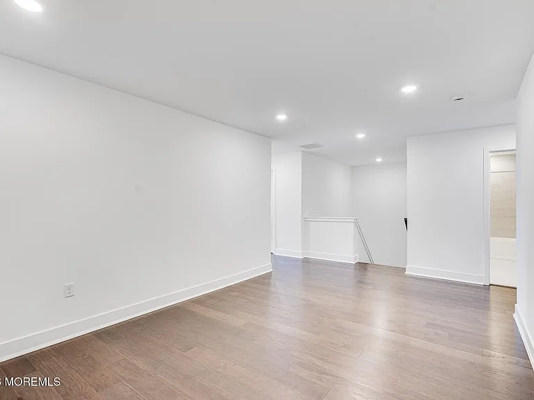 160 Woolley Ct — Photo 10