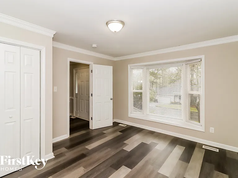 687 Crab Tree Ct SW — Photo 8